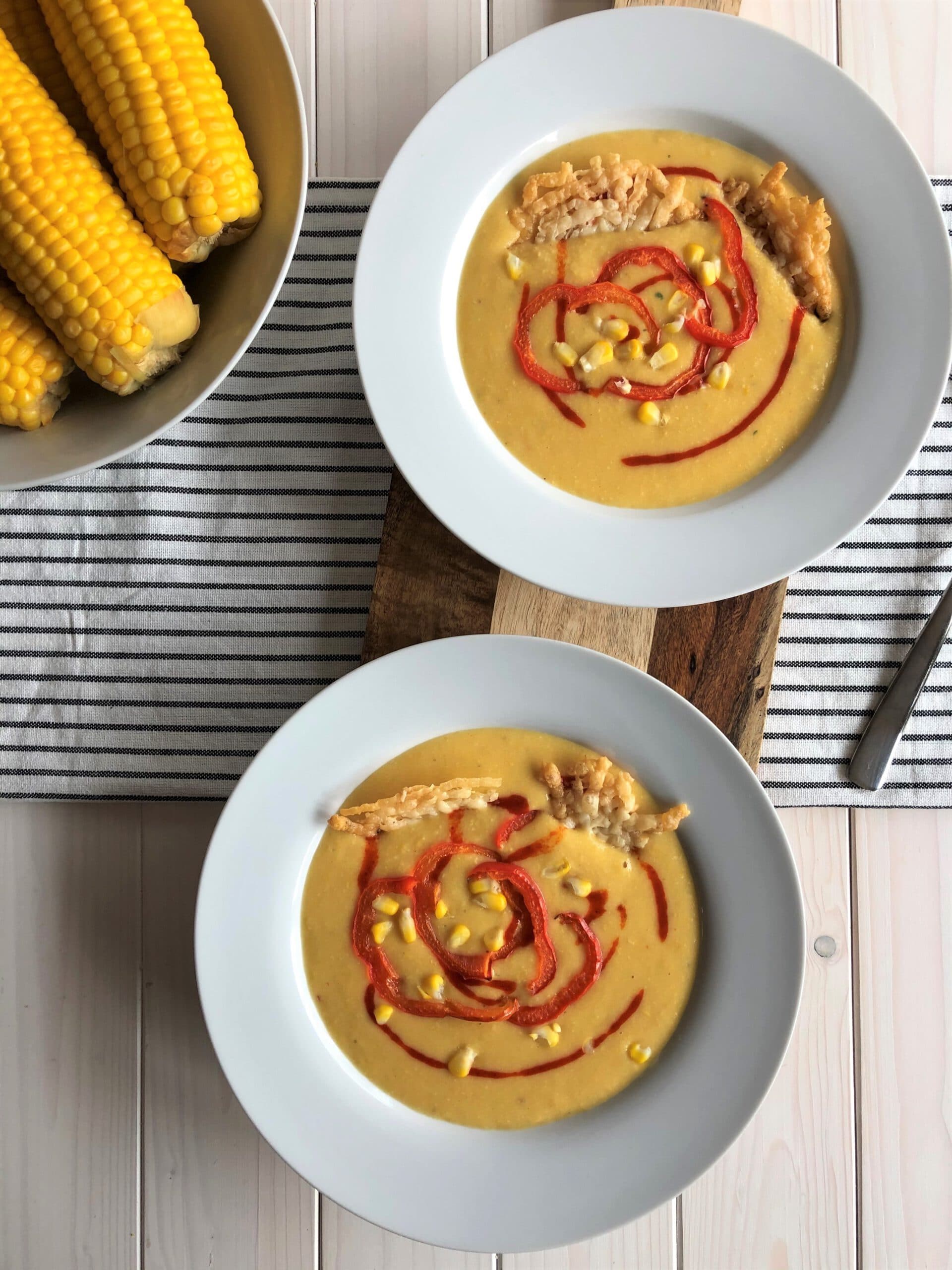 Maissuppe mit gegrillter Paprika und Parmesan Plätzchen - Sparflämmchen