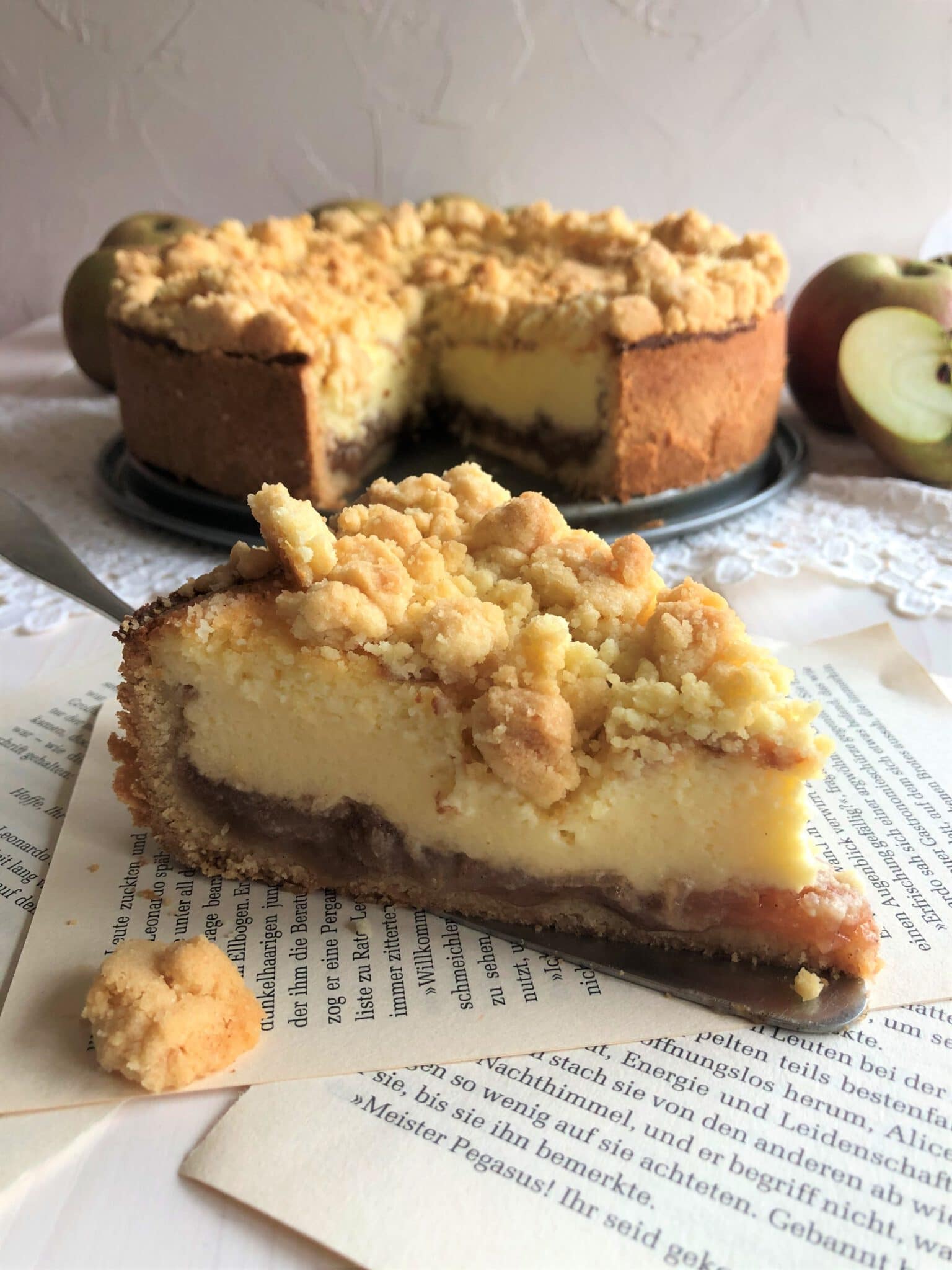 Apfelkuchen mit Frischkäse und knusprigen Streuseln - Sparflämmchen