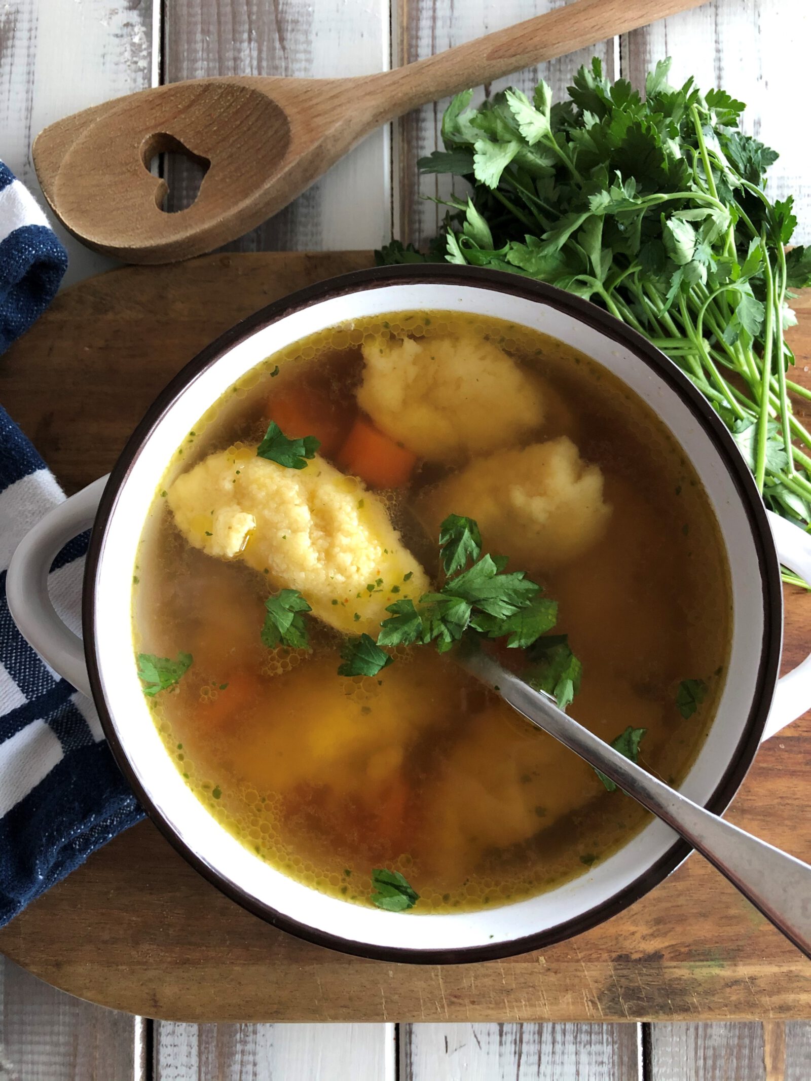 Omas Grießnockerl Suppe - Sparflämmchen