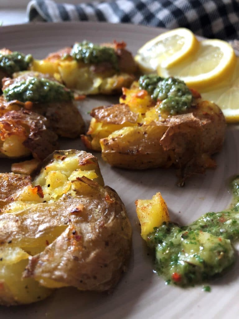 Smashed Potatoes und Chimichurri