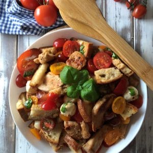 Brotsalat mit Hühnchen