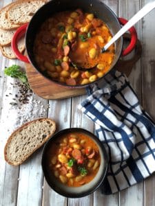 Eintopf mit Gnocchi und Kabanossi
