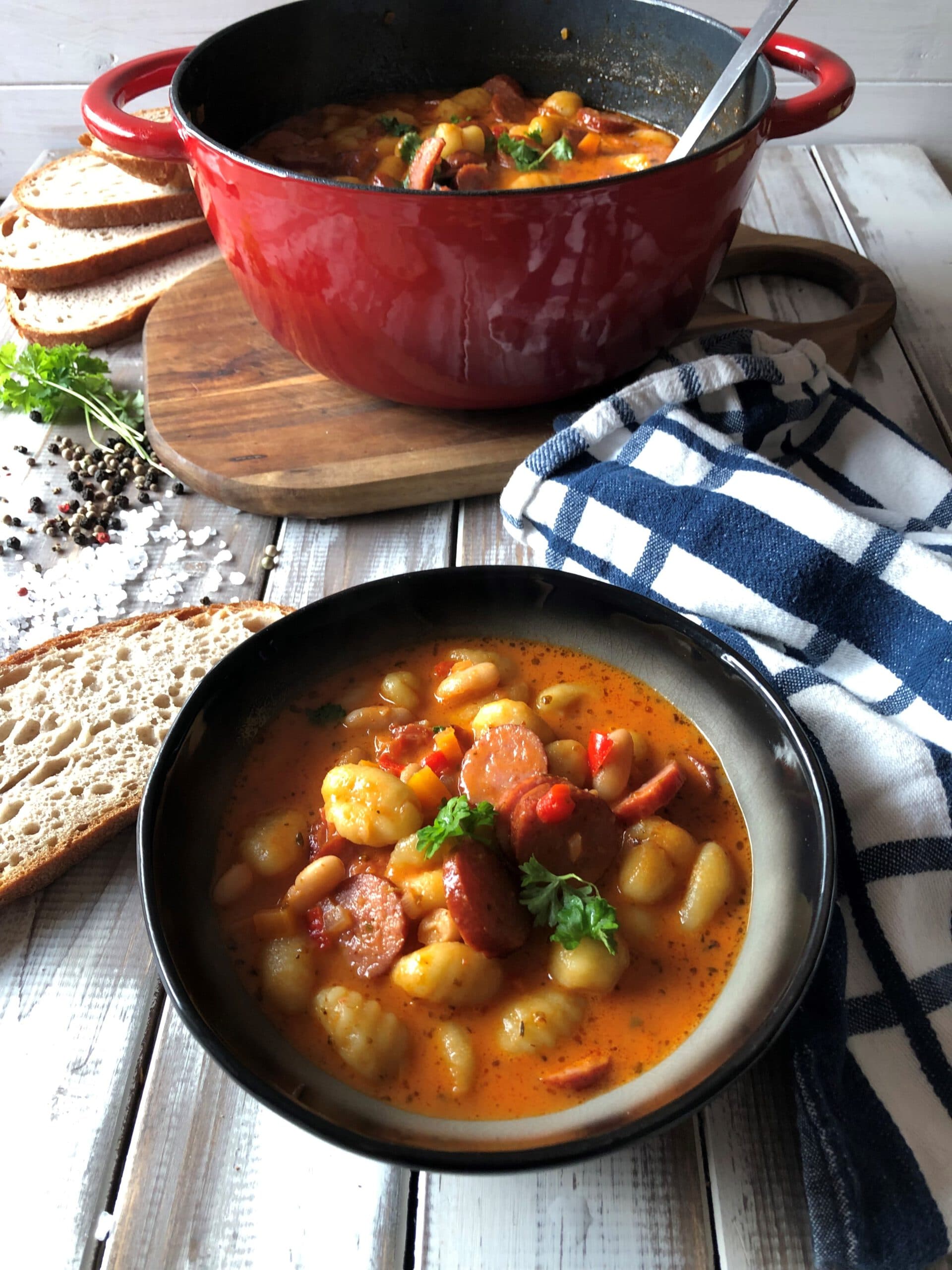 Gnocchi Eintopf mit Cabanossi - Sparflämmchen