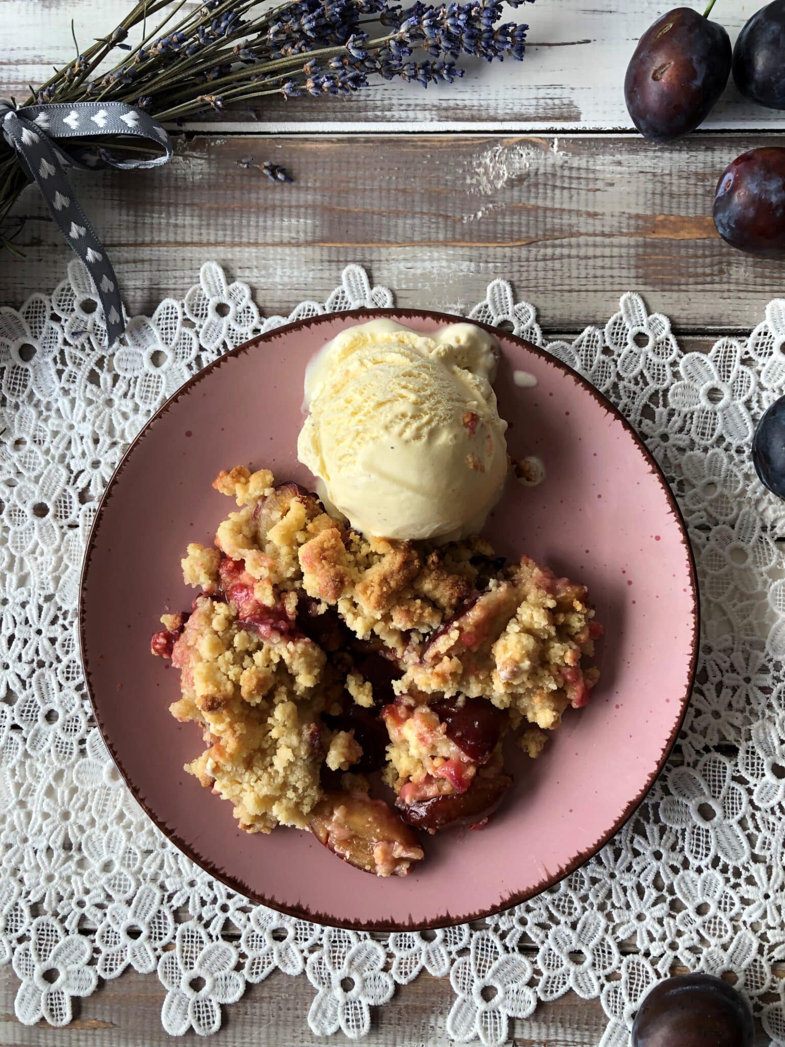 Zwetschgen Crumble - Sparflämmchen Zwetschgen Crumble Zwetschgen Crumble - Sparflämmchen Zwetschgen Crumble