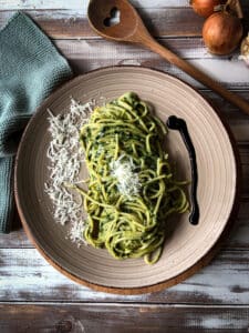 Spaghettoni mit Spinat
