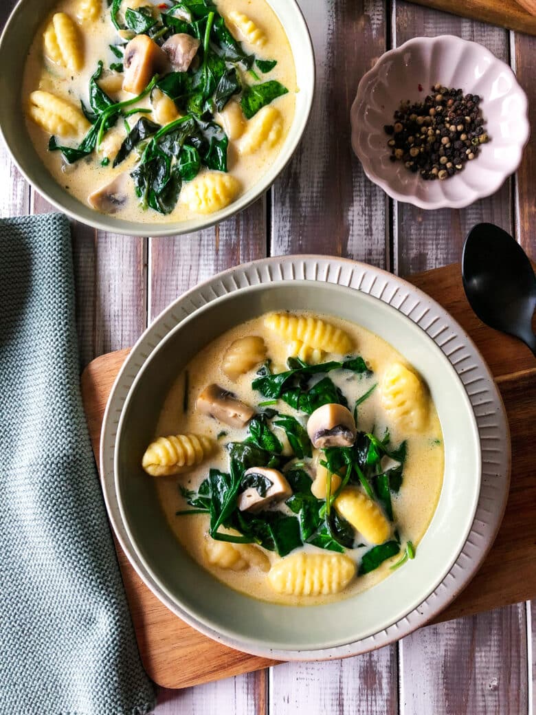 Spinat Champignon Eintopf mit Gnocchi - Sparflämmchen