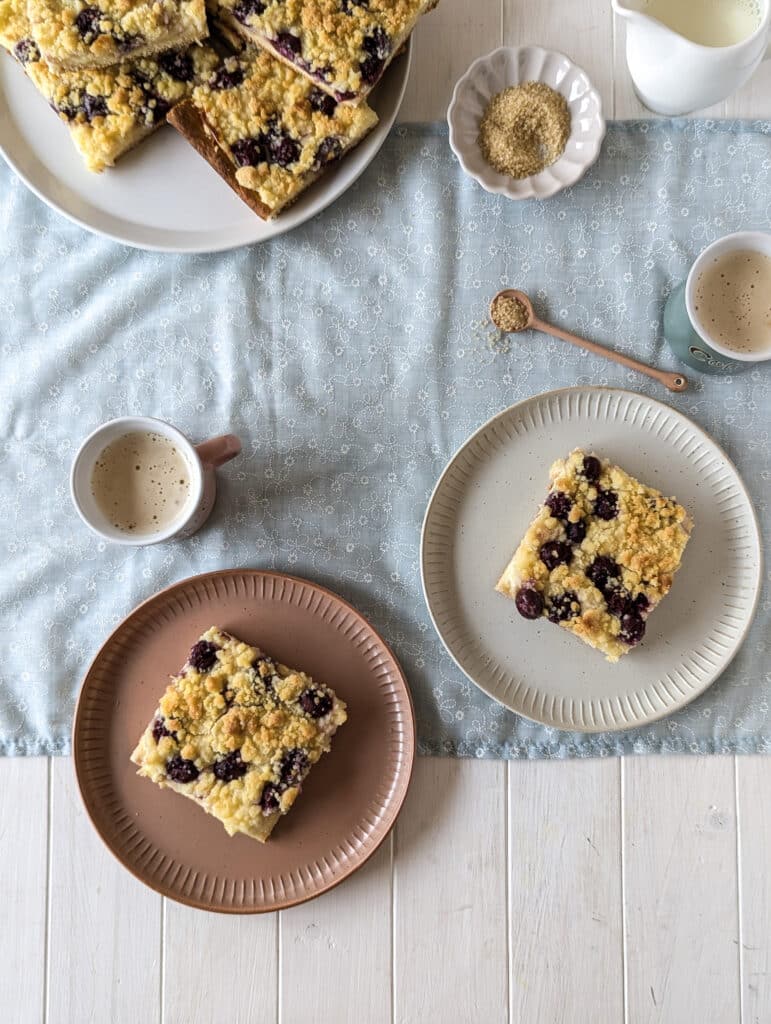 Kirsch-Streuselkuchen mit Pudding