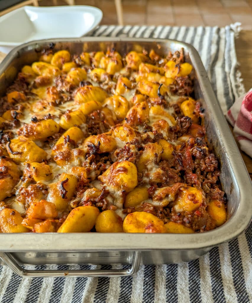 leckere Familienmahlzeit mit Gnocchi