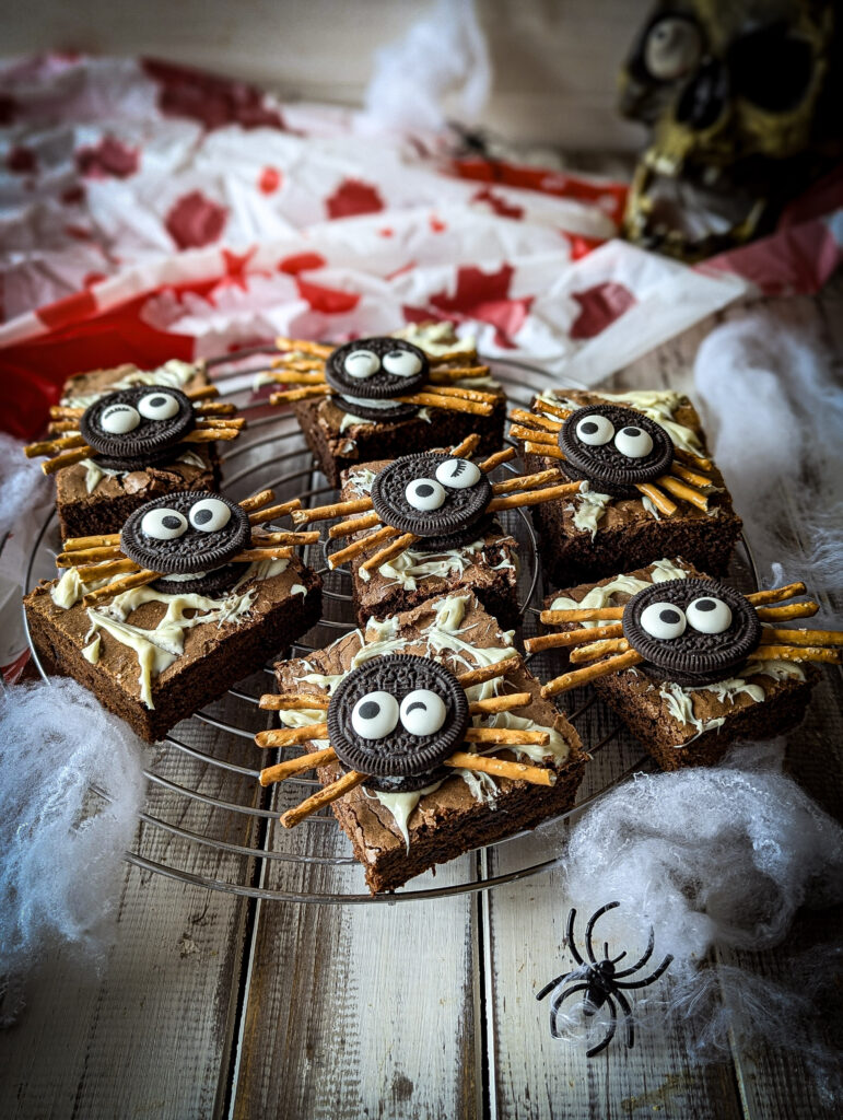 Halloween Brownies mit Oreos