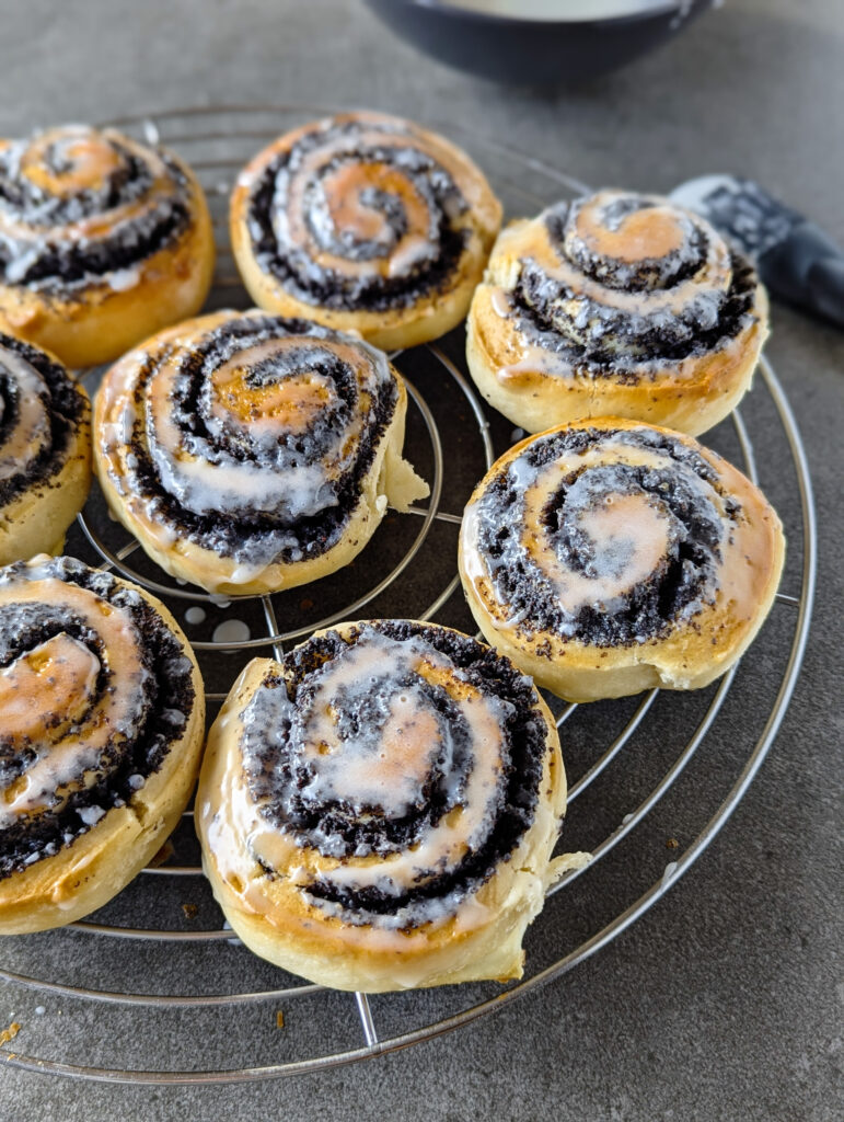 Mohnschnecken auf dem Blech