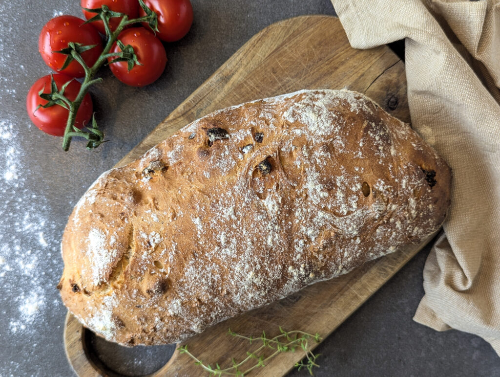 Tomaten Ciabatta mit getrockneten Tomaten