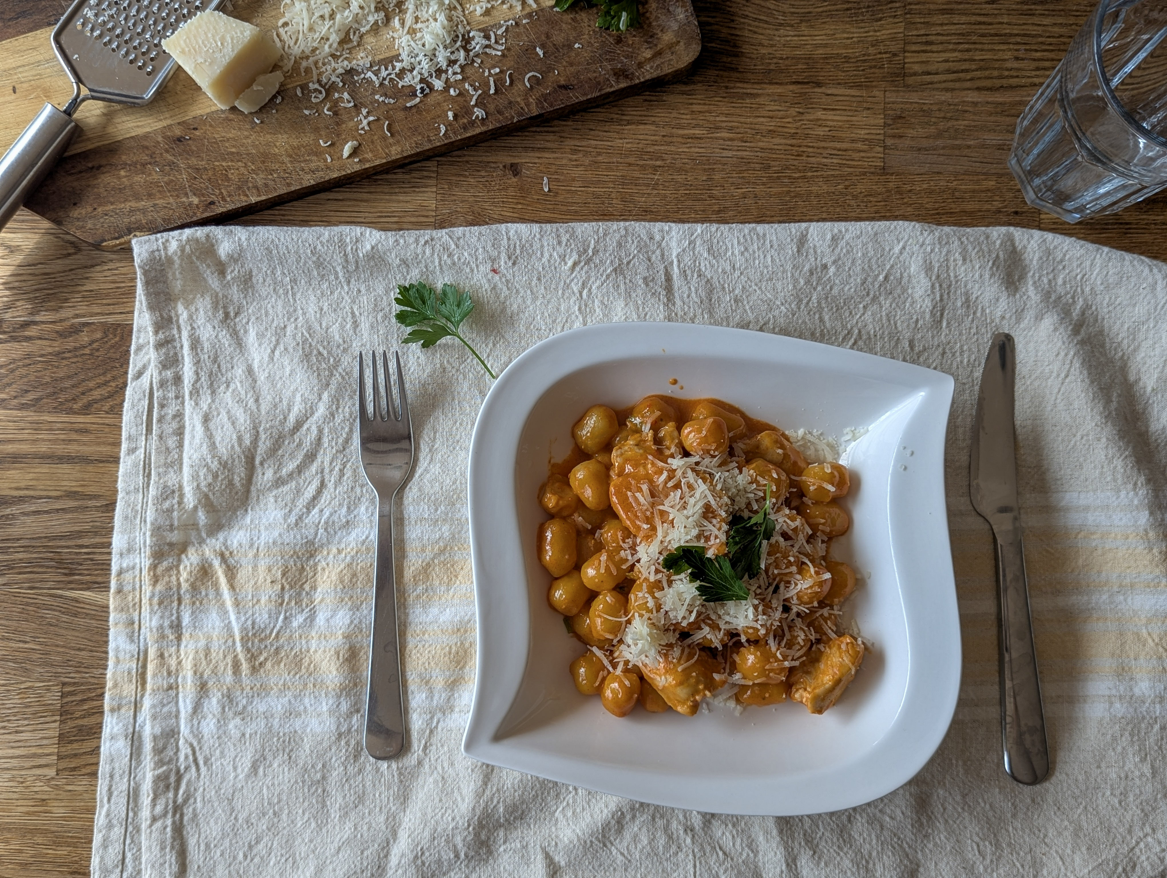 Gochujang Gnocchi mit Hähnchen 