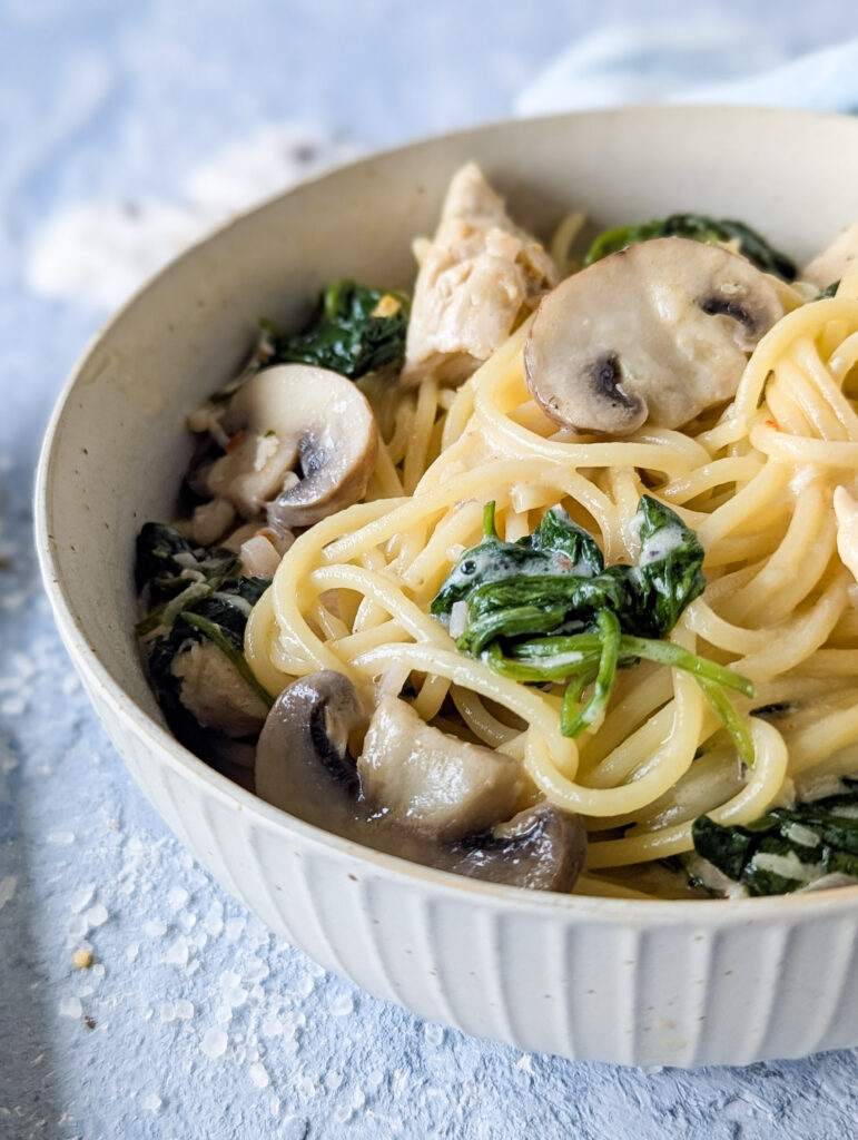 Hähnchen Spinat Spaghetti mit Champignons