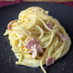 Spaghetti mit Schinken-Sahne-Soße