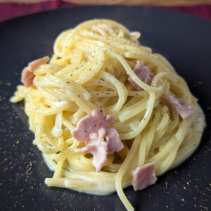 Spaghetti mit Schinken-Sahne-Soße