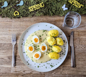 15-Minuten Gericht! Günstige Senfeier nach Omas Rezept